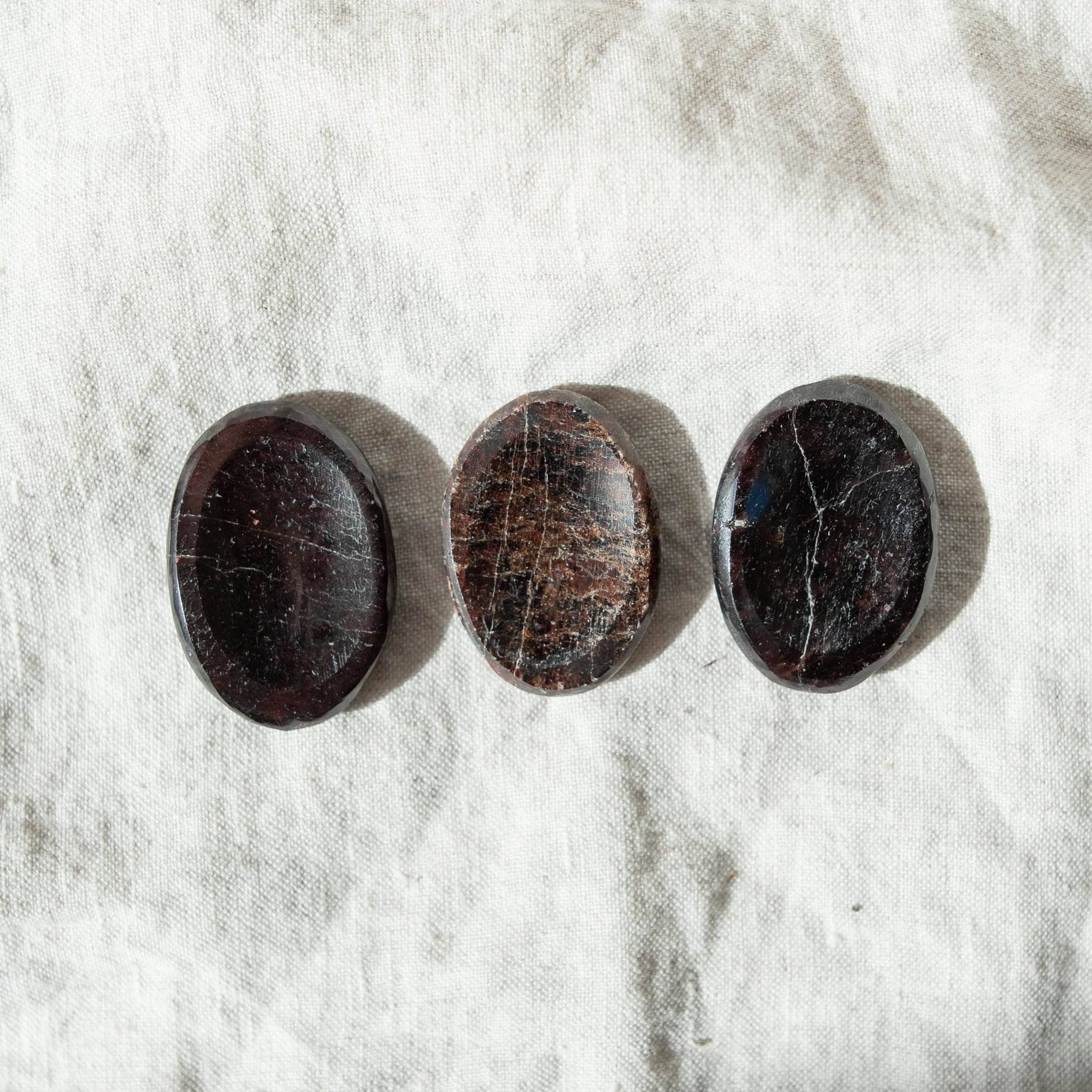 DSC_0976 Garnet Worry Stone - Image 3