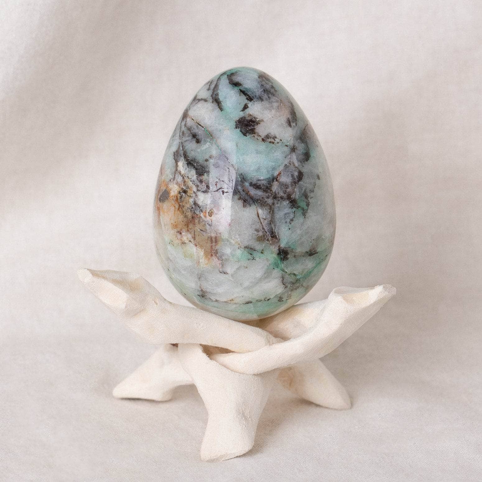 Studio-Session-8541 Rare Quantum Quattro Eggs  with Stand - Image 3