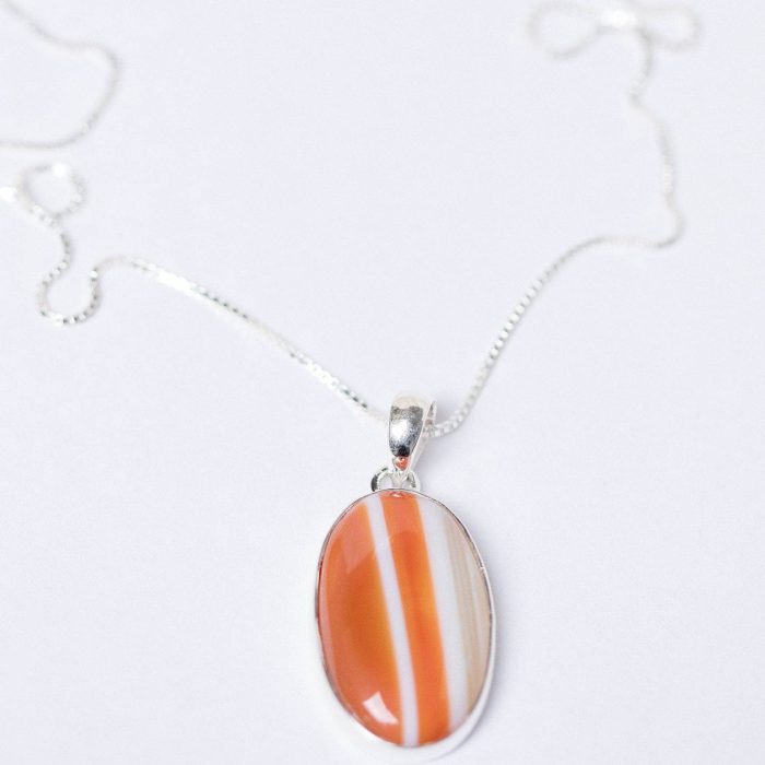 Carnelian Banded Agate Oval Pendant Necklace - Image 6