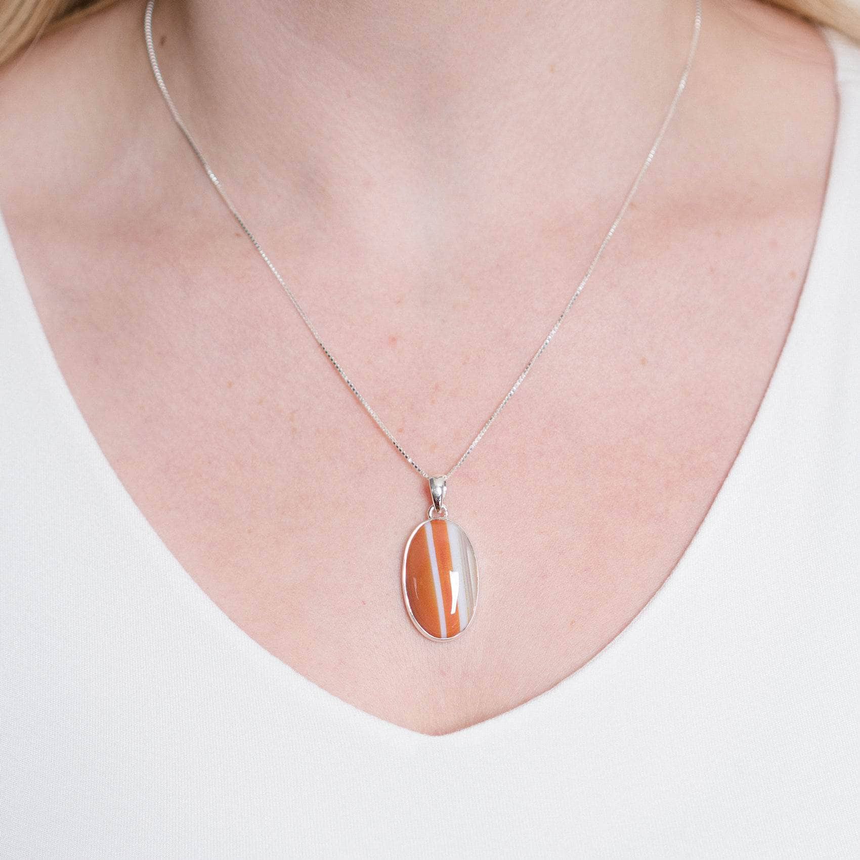 TR-BAG-1-6-RJ Carnelian Banded Agate Oval Pendant Necklace - Image 4