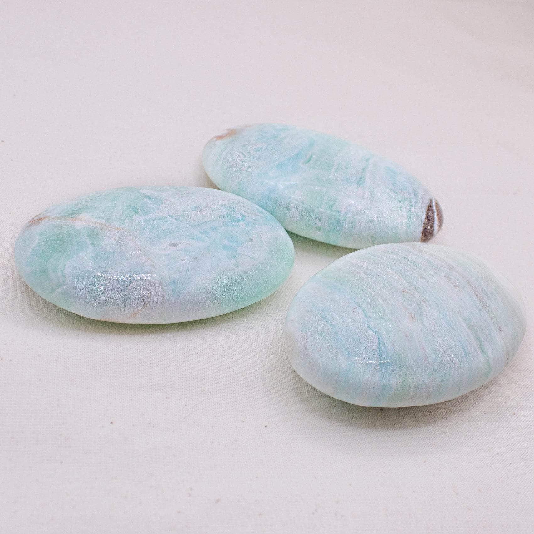 TR-BCAL-PALM-QE-M-1 Blue Caribbean Calcite Palm Stones-AAA Premium Quality - Image 6