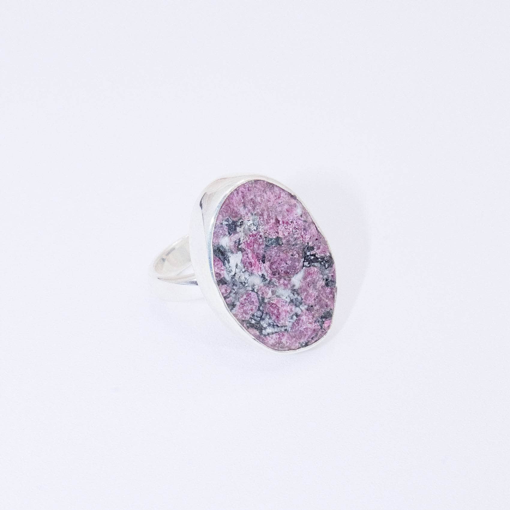 TR-EUD-2-134-RJ-3 Rare Eudialyte Druzy Oval Adjustable Ring - Image 3