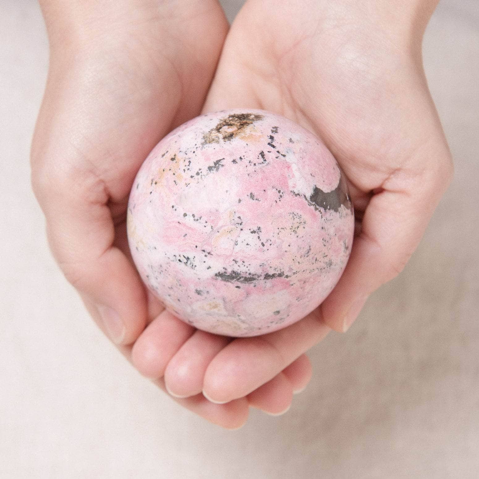 TR-FFS-RHO-ml-L Peruvian Rhodonite Sphere with Tripod - AAA Premium Quality - Image 8