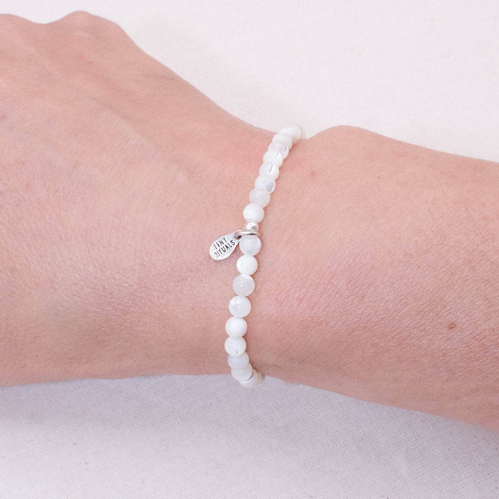 TR-MH01-TS-6_214c2c7e-b025-4ed5-8b9d-2df4730be291 Tridacna Shell Energy Bracelet - Image 1