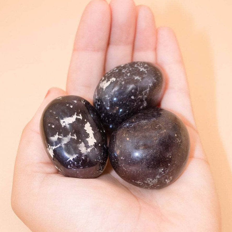 TR-PS-COV-PU-S Rare Covellite Palm Stones - AAA Premium Quality - Image 3
