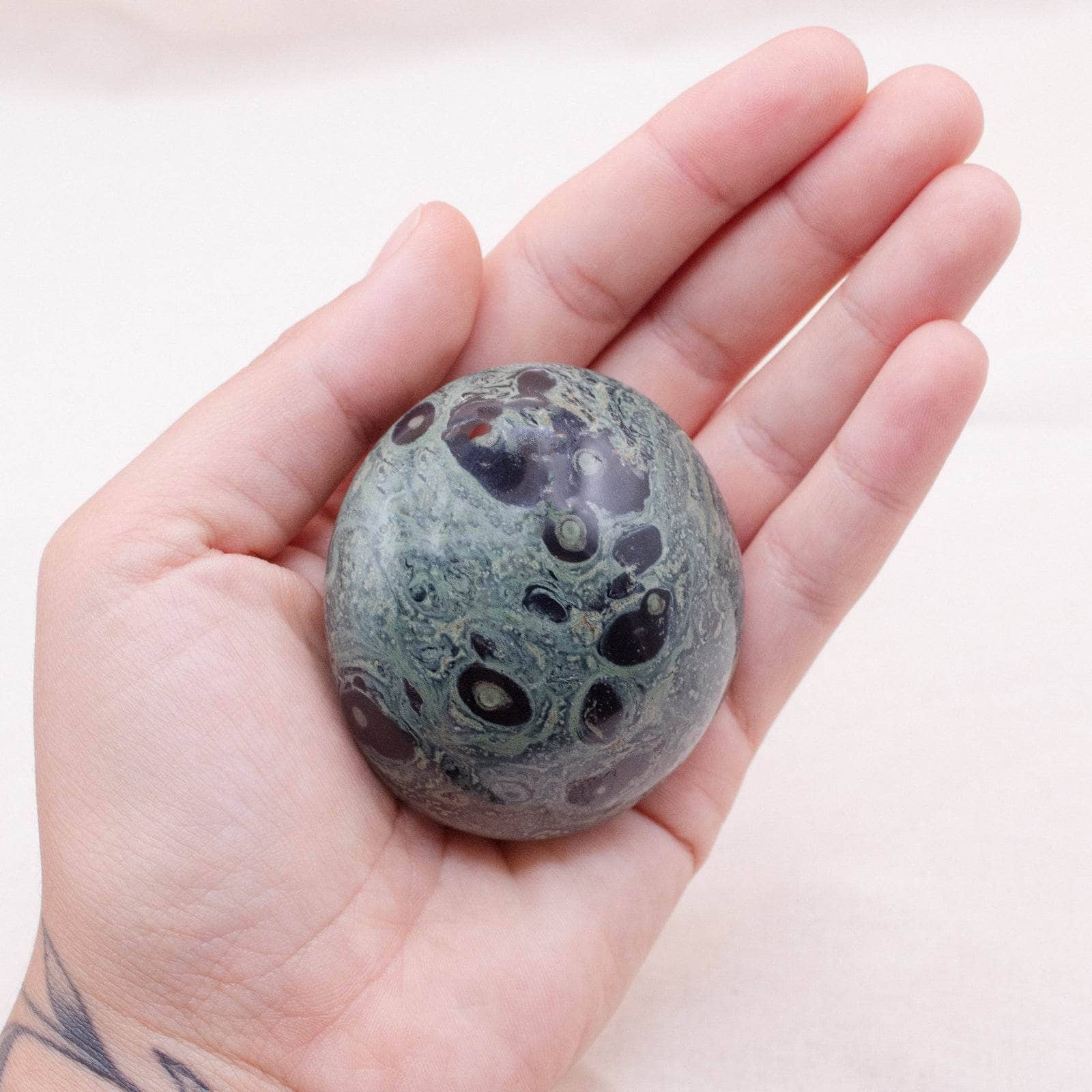 TR-PS-KJ-MI-L-2 Kambaba Jasper Palm Stones - AAA Premium Quality - Image 9