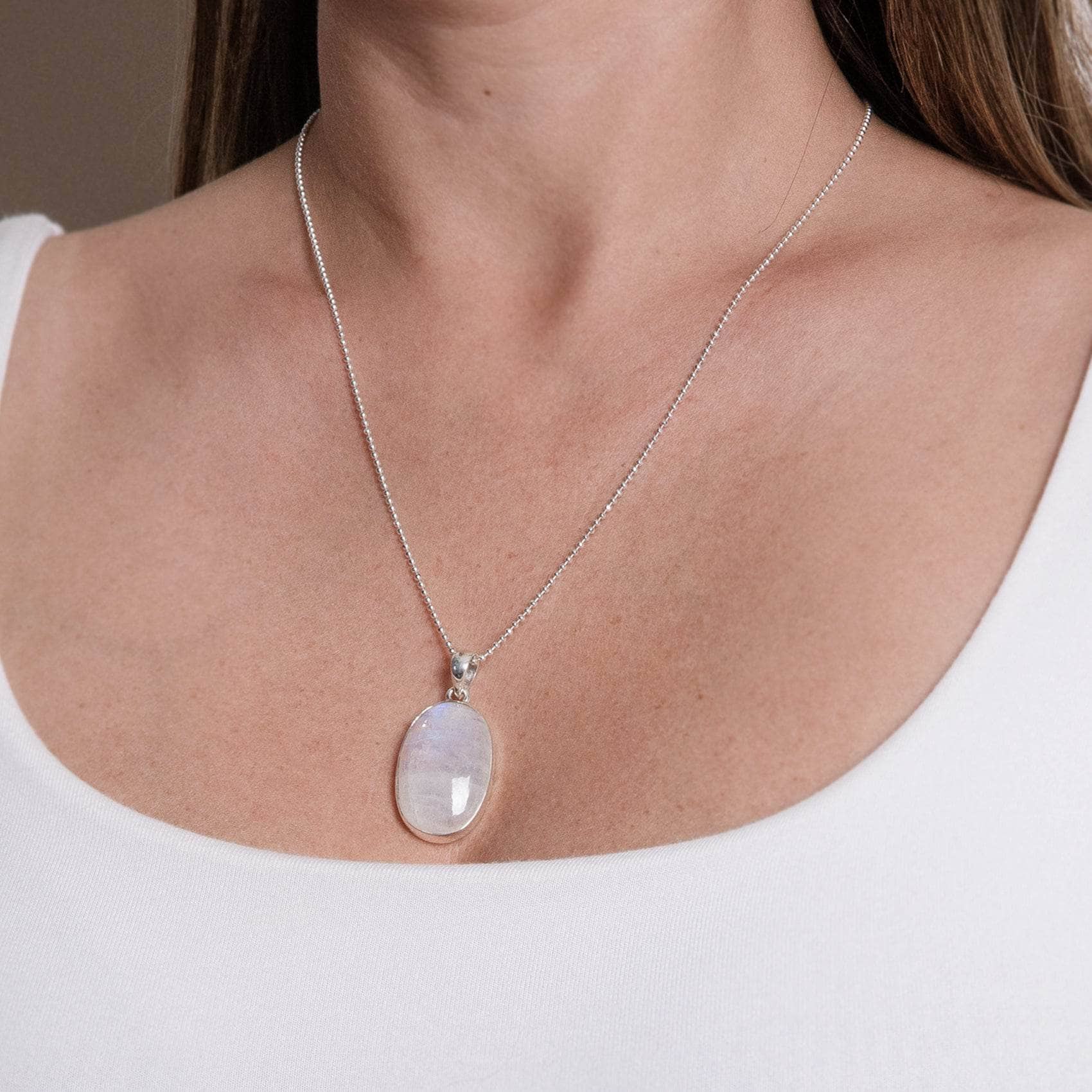 TR-RBM-1-575-2 Rainbow Moonstone Oval Pendant Necklace - Image 6