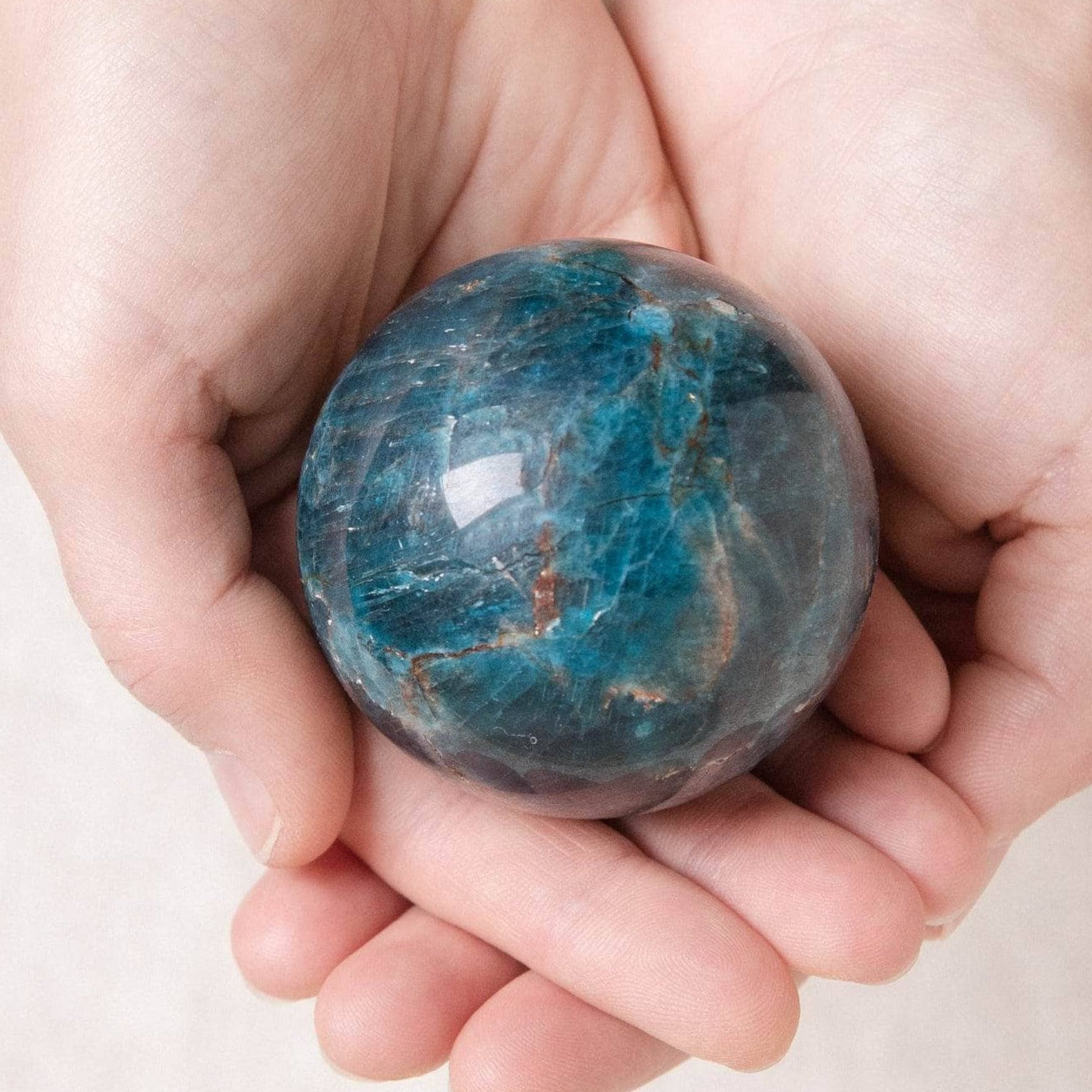 TR-SPHERE-APA-6CM-JAS Apatite Sphere with Tripod - Image 2
