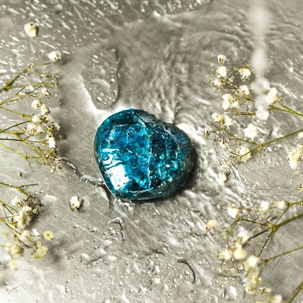 apatite-heart-of-positivity-4142947 Apatite Heart of Positivity - Image 4