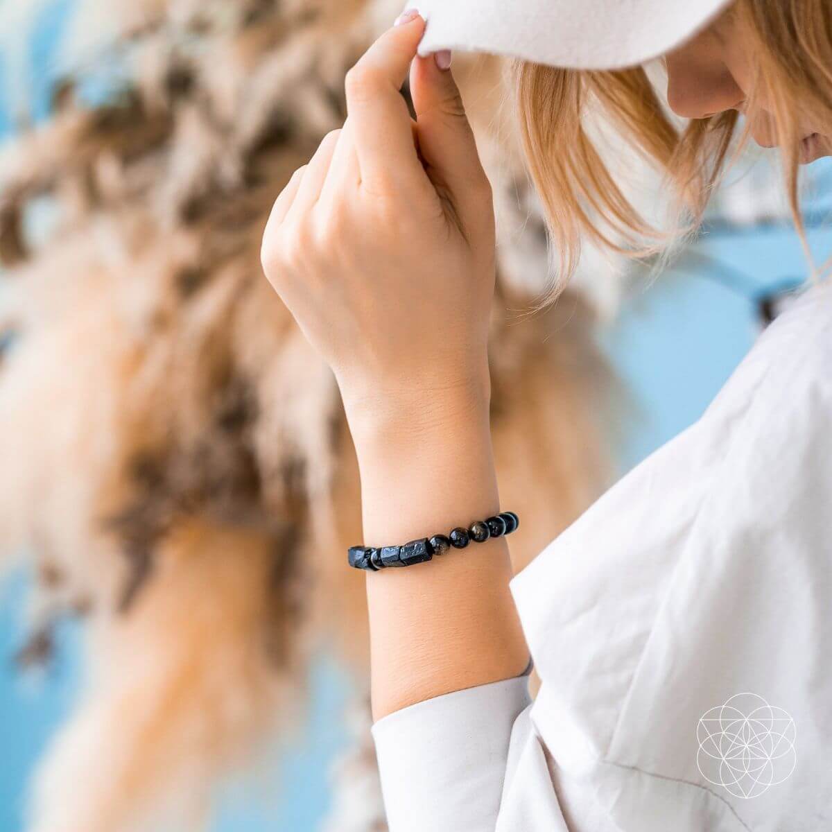 the-spiritual-protection-bracelet-7648406 The Spiritual Protection Bracelet - Image 3