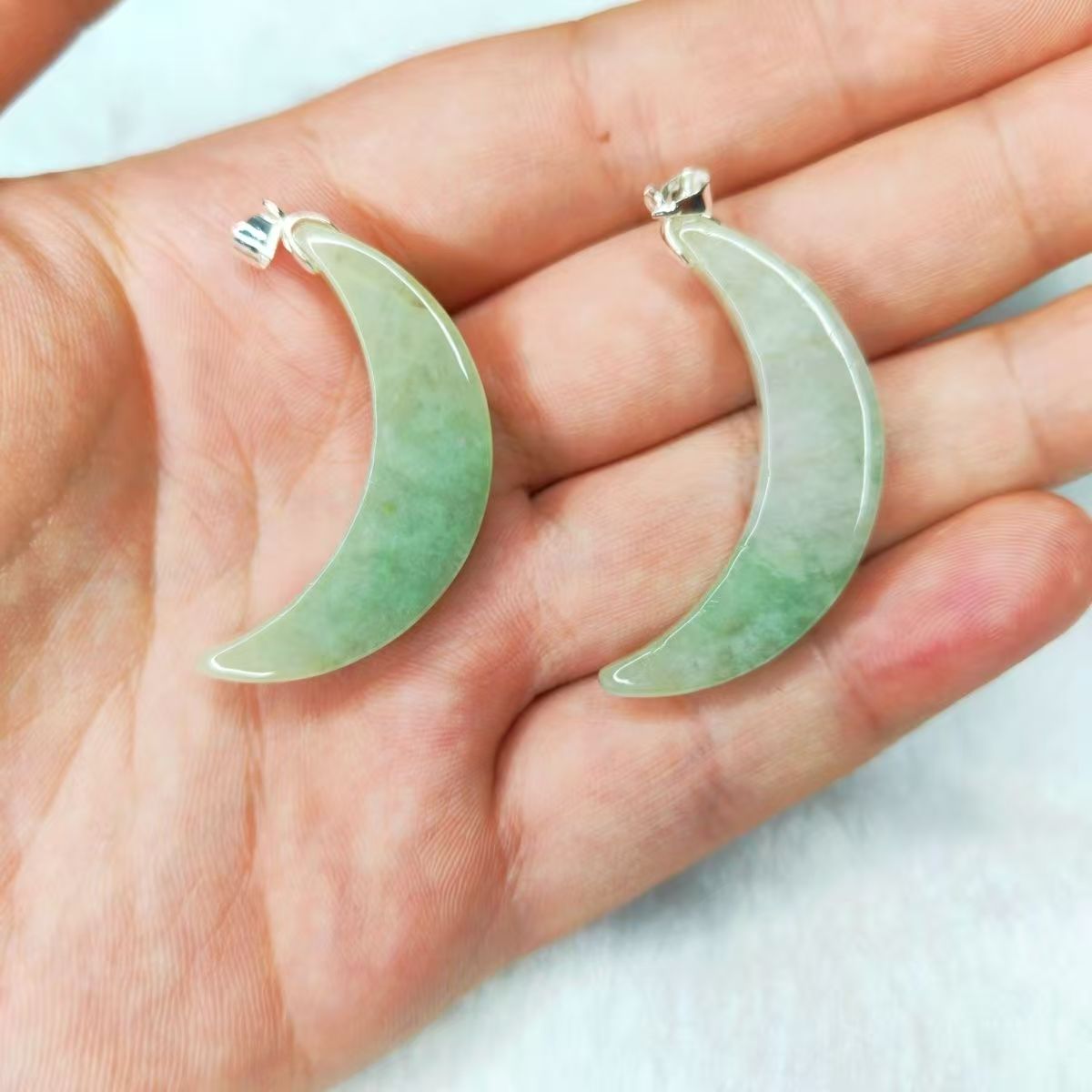 fcsc-004 Crescent Jade Pendant - Image 2