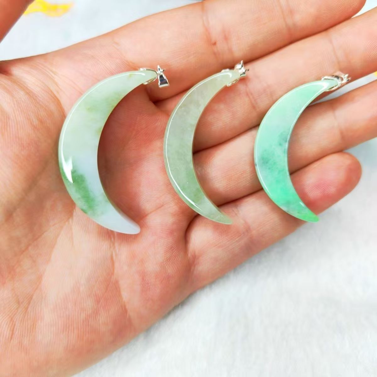 fcsc-008 Crescent Jade Pendant - Image 6