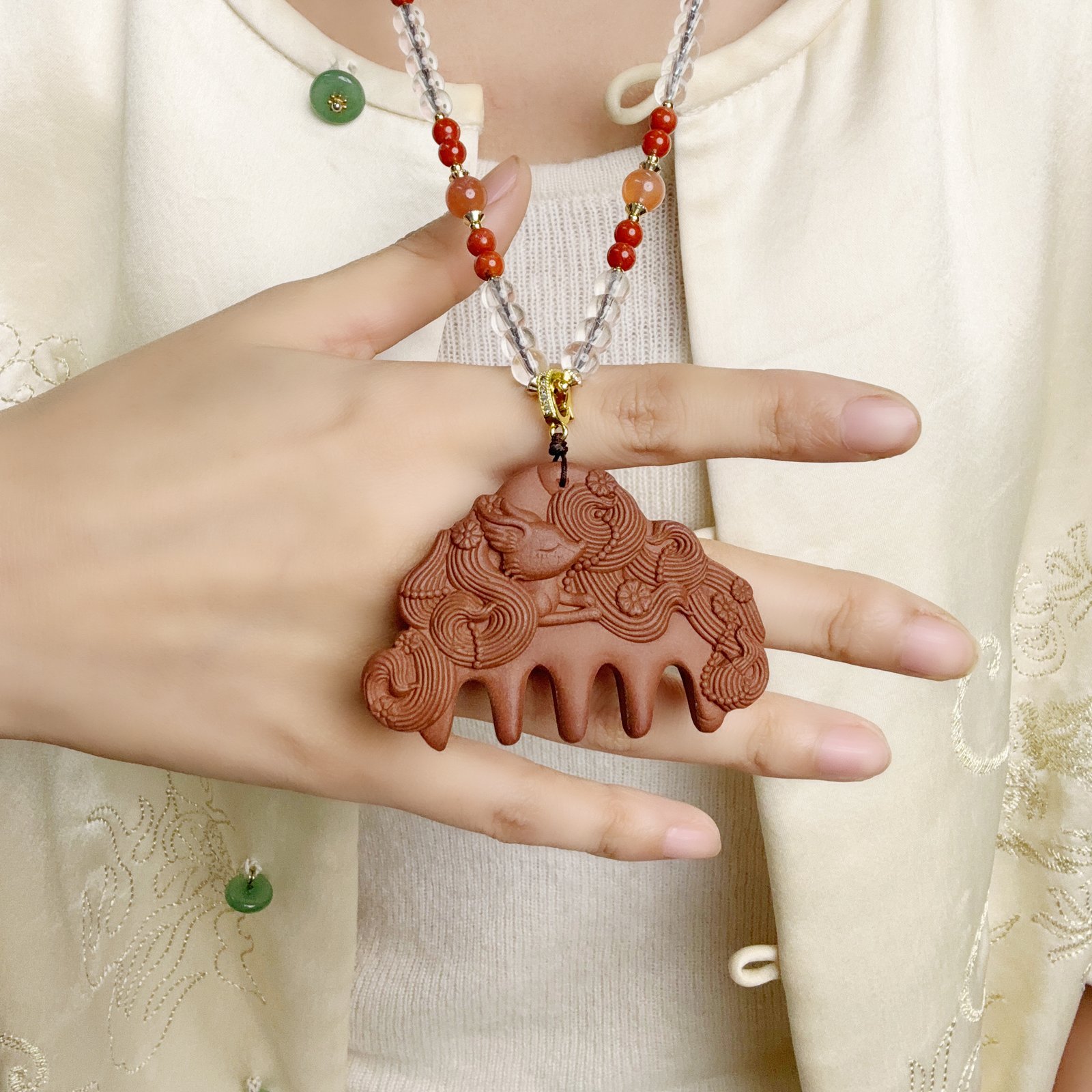 2fc76cb94a10829de9fc1ee2b150c5c6 Chinese Medicine Comb Necklace – Handmade Herbal Pendant for Qi Flow Wellness - Image 1